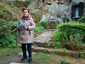 Feierliche Maiandacht in der Fatima-Grotte 